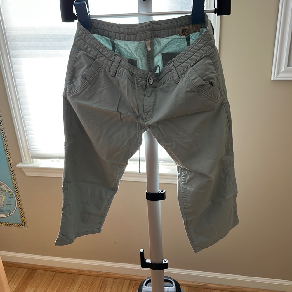 EEUC. Limited Edition Gap. Mint green capri wide leg pant.
